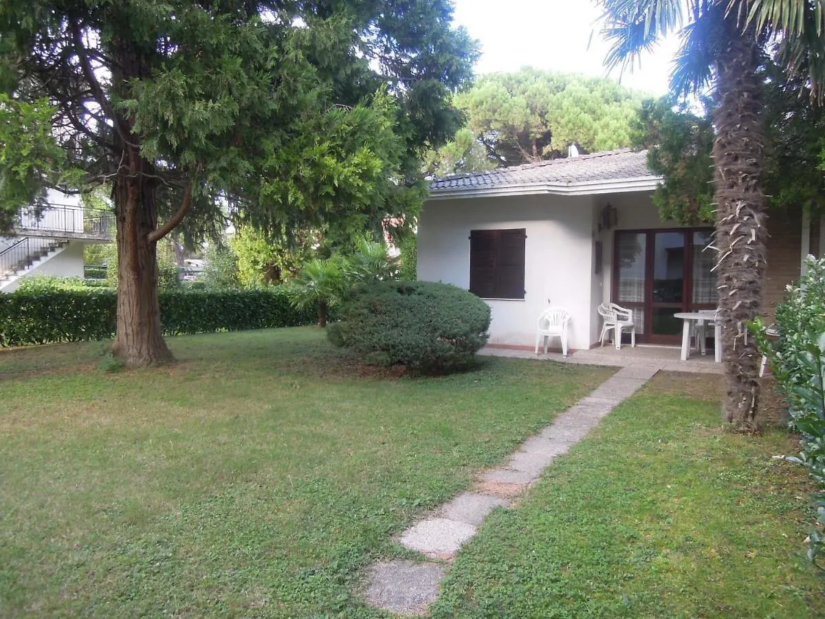 Cozy Two-Bedroom Apartment 500M From The Sea Bibione Italy