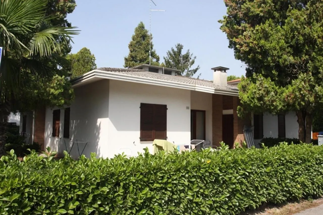 Cozy Two-Bedroom Apartment 500M From The Sea Bibione 0*,