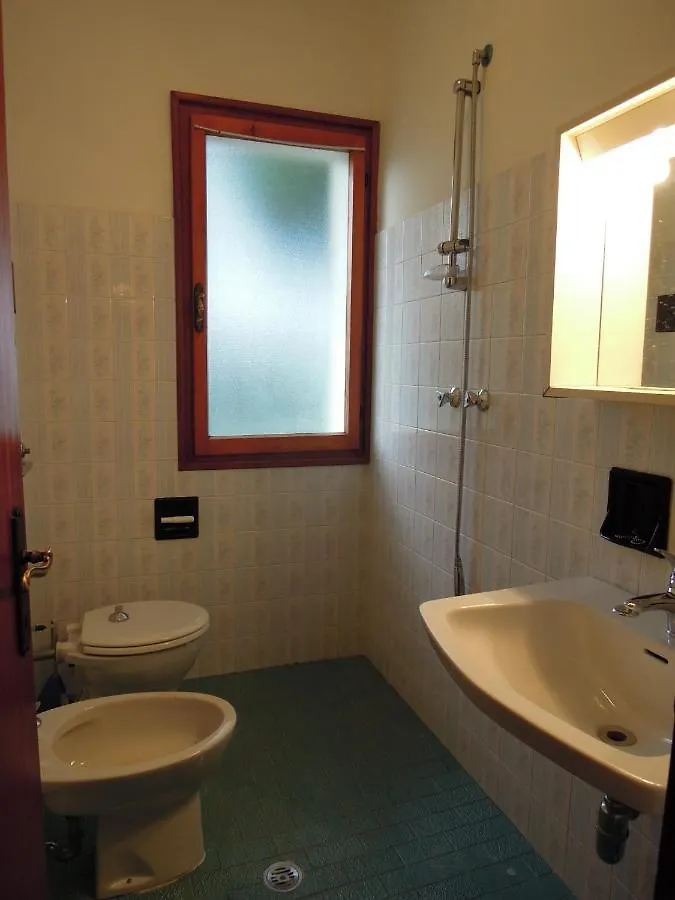 Cozy Two-Bedroom Apartment 500M From The Sea Bibione 0*,