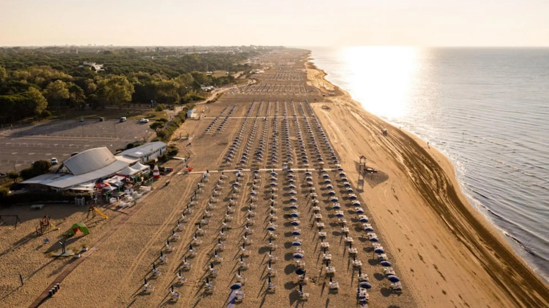 Cozy Two-Bedroom Apartment 500M From The Sea Bibione Italy