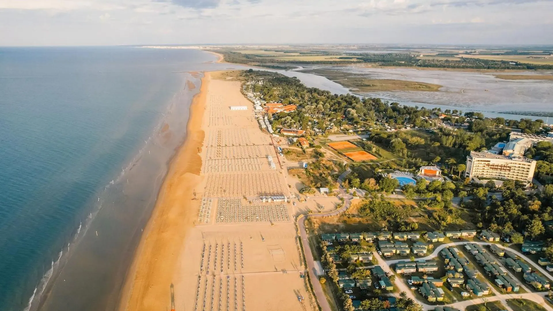 Cozy Two-Bedroom Apartment 500M From The Sea Bibione 0*,  Italy